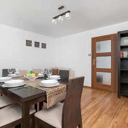 Przestronny Z Balkonem I Miejscem Do Pracy By Renters * ザブジェ