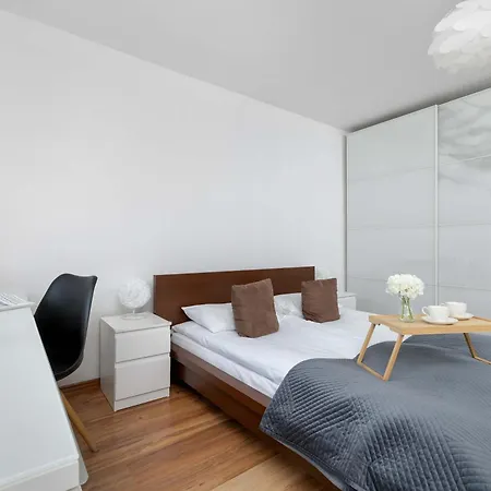 アパート Przestronny Z Balkonem I Miejscem Do Pracy By Renters *
