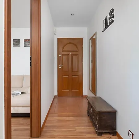 Przestronny Z Balkonem I Miejscem Do Pracy By Renters * زابجة