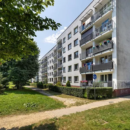 Przestronny Z Balkonem I Miejscem Do Pracy By Renters شقة *